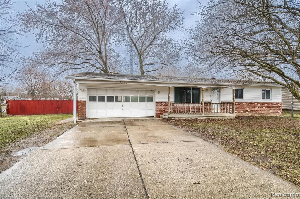 5250 East Carpenter Road Flint, MI 48506 - Photo 2 of 33