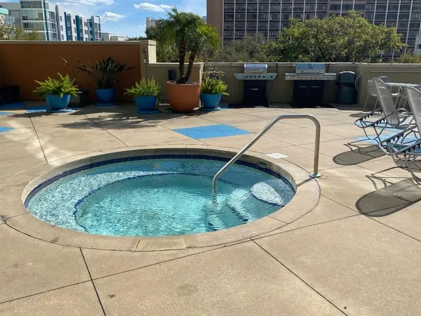 $2,890 | 322 East Central Boulevard, Unit 1413, Orlando, FL 32801