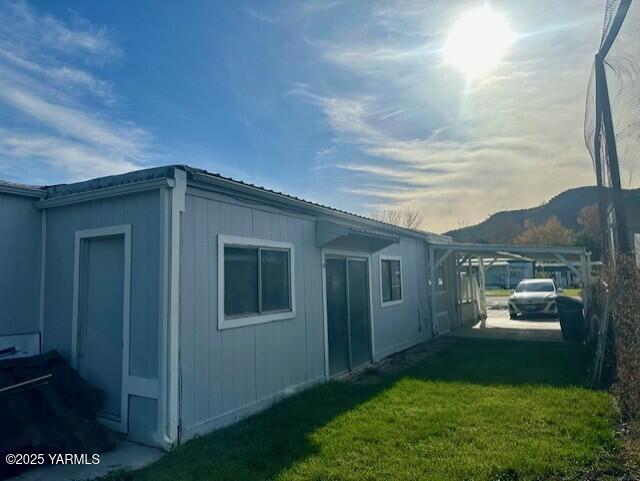 451 Pence Road, Unit 20 Yakima, WA 98908 - Photo 14 of 15 a view of a backyard with plants and a garden
