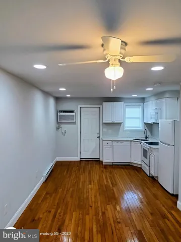 $1,395 | 1224 Clover Lane, Chester, PA 19013