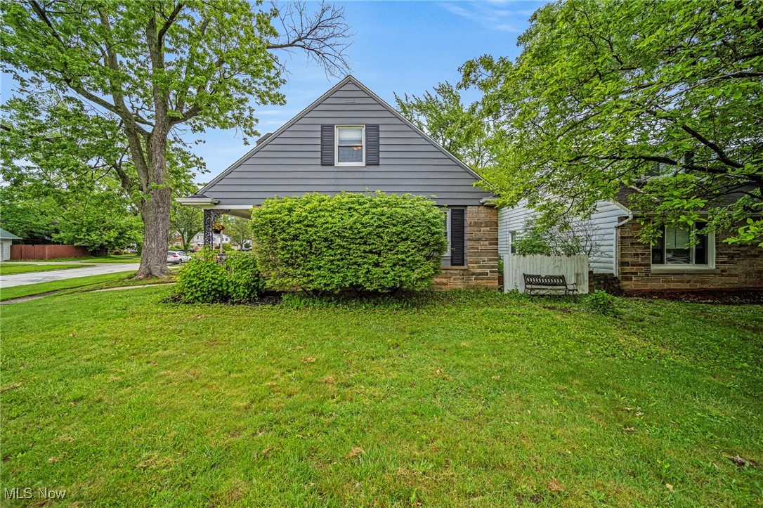 2039 South Green Road South Euclid, OH 44121 - Photo 4 of 35