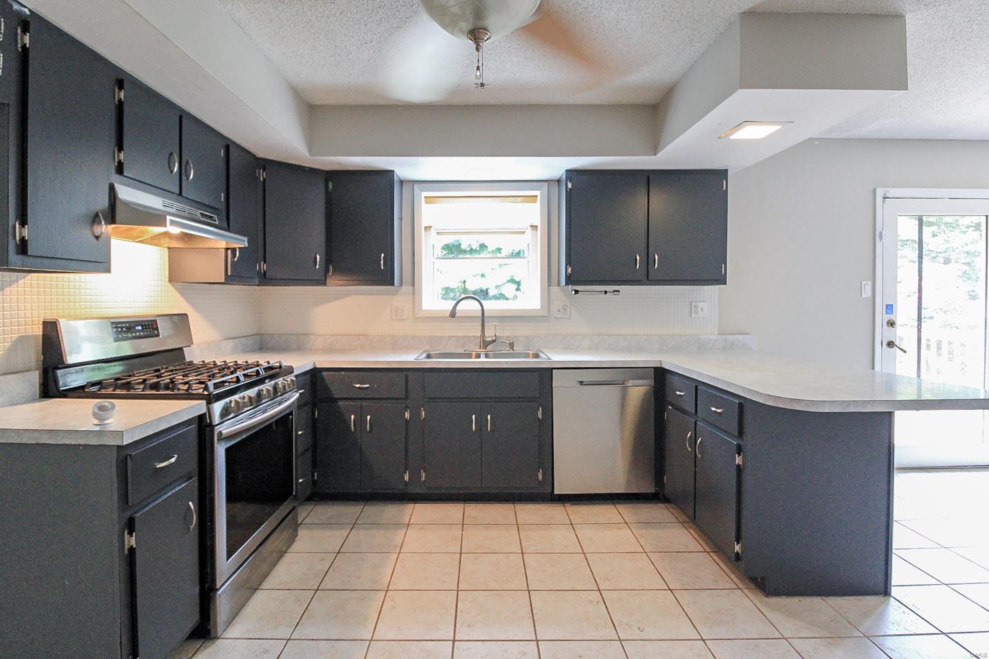 151 Hunters Ridge St. Charles, MO 63301 - Photo 4 of 29