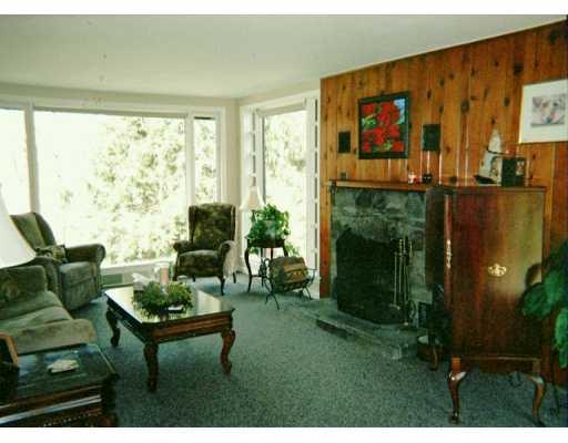 755 Donohoe Road Latrobe, PA 15650 - Photo 2 of 8 Living Room.