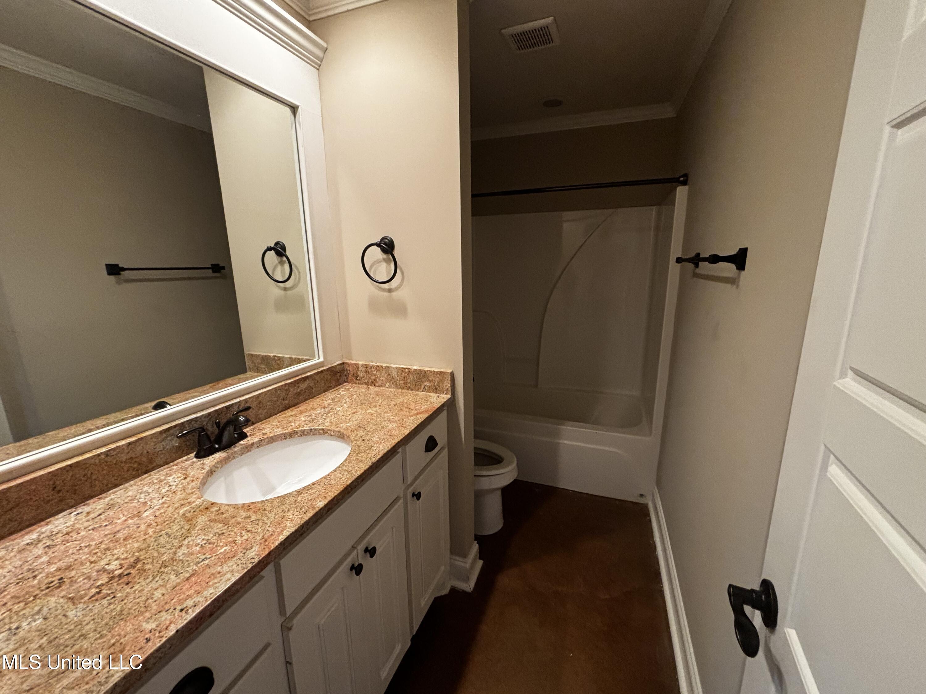 221 Greenfield Ridge Drive Brandon, MS 39042 - Photo 17 of 19 Photo Sep 11 2024, 3 08 15 PM