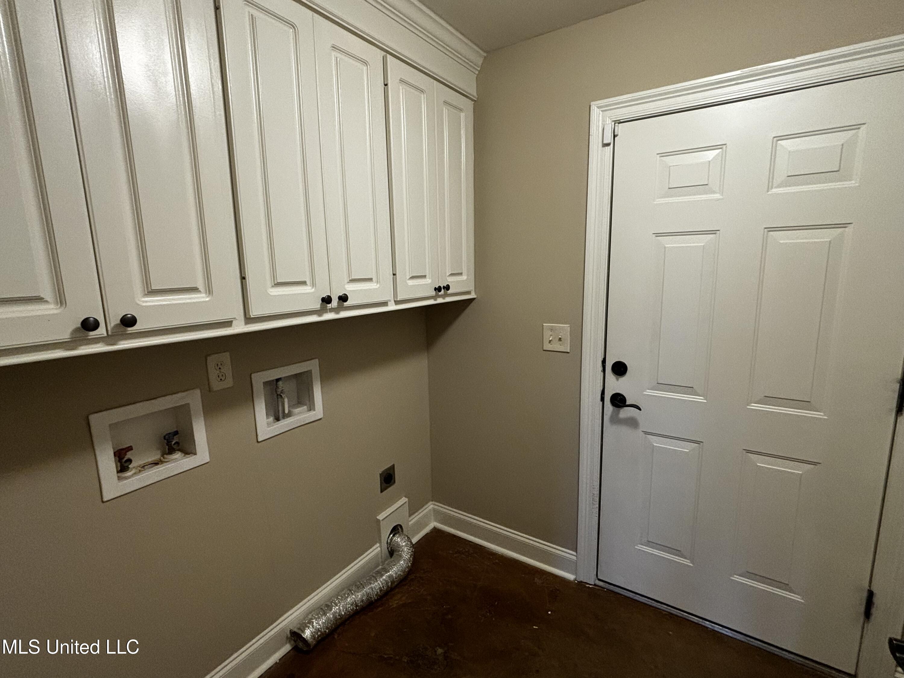 221 Greenfield Ridge Drive Brandon, MS 39042 - Photo 10 of 19 Photo Sep 11 2024, 3 05 41 PM