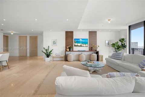 $3,245,000 | 1000 Brickell Plaza, Unit PH5403, Miami, FL 33131