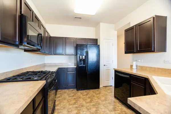 $2,600 | 13340 Mockingbird Court, Huntley, IL 60142