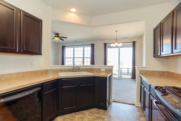 $2,600 | 13340 Mockingbird Court, Huntley, IL 60142