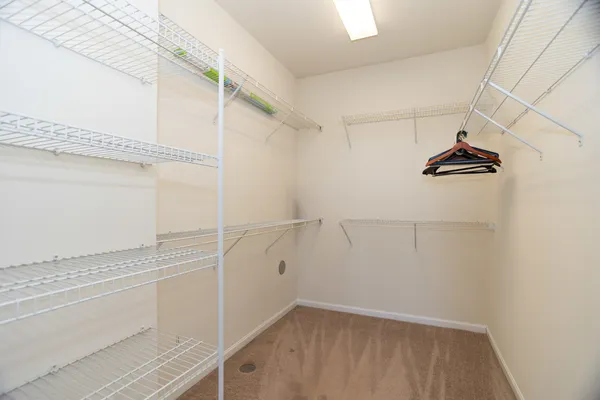 $2,600 | 13340 Mockingbird Court, Huntley, IL 60142