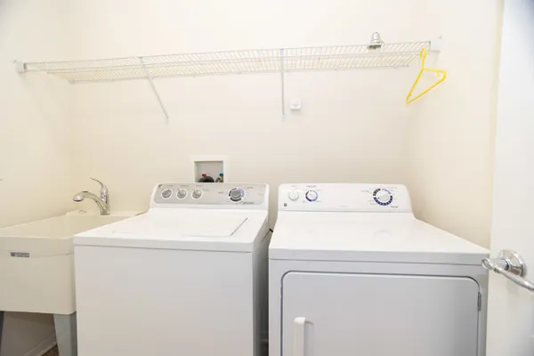 $2,600 | 13340 Mockingbird Court, Huntley, IL 60142