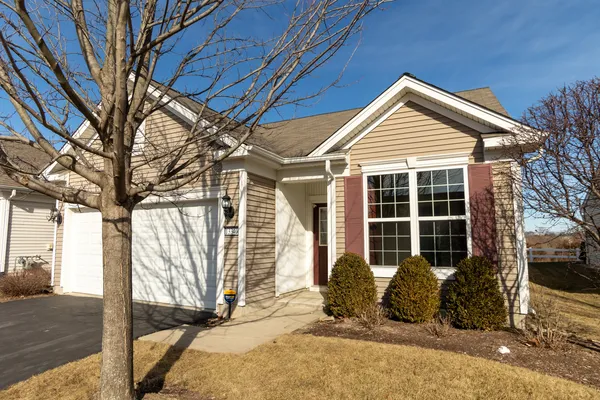 $2,600 | 13340 Mockingbird Court, Huntley, IL 60142