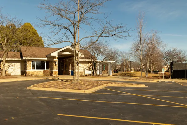 $2,600 | 13340 Mockingbird Court, Huntley, IL 60142