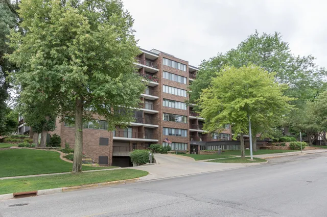 $375,000 | 600 4th Street Southwest, Unit 605, Rochester, MN 55902