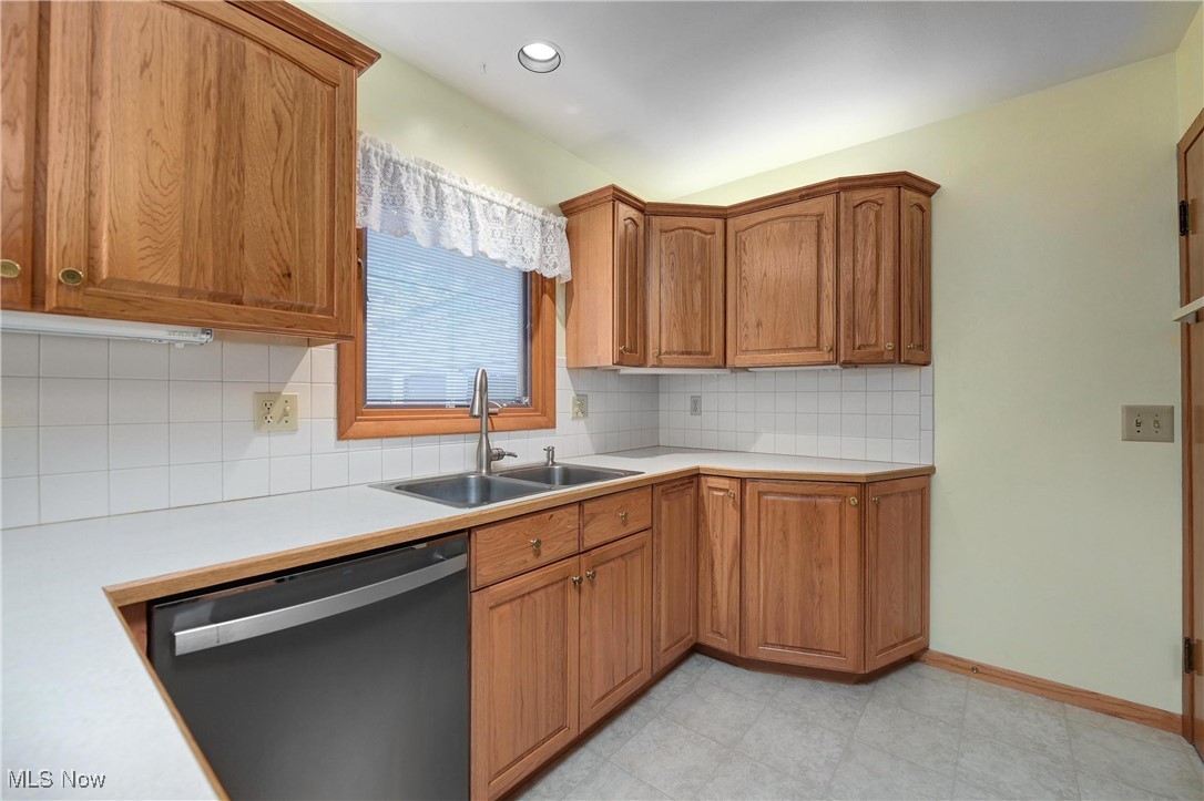 2138 Hawkins Road Westlake, OH 44145 - Photo 10 of 50 Gallery Image 10