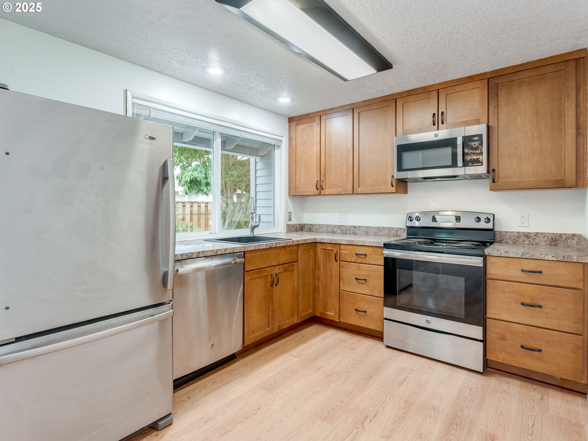 5040 Southwest Normandy Place Beaverton, OR 97005 - Photo 20 of 47 Gallery Image 20