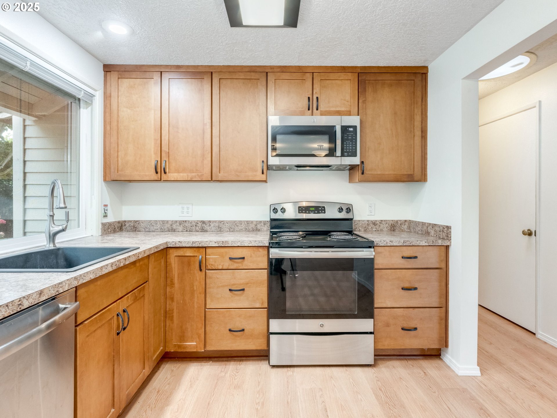 5040 Southwest Normandy Place Beaverton, OR 97005 - Photo 21 of 47 Gallery Image 21