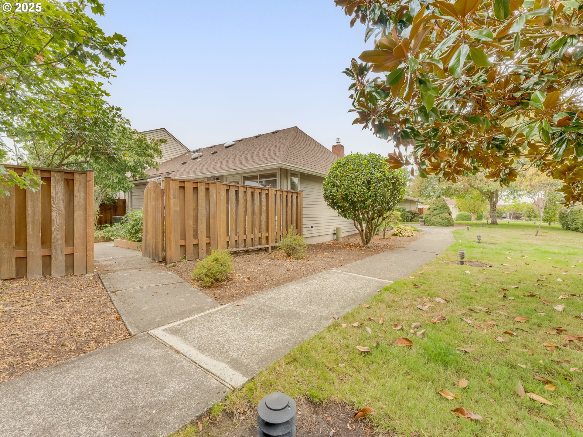 5040 Southwest Normandy Place Beaverton, OR 97005 - Photo 4 of 47 Gallery Image 4