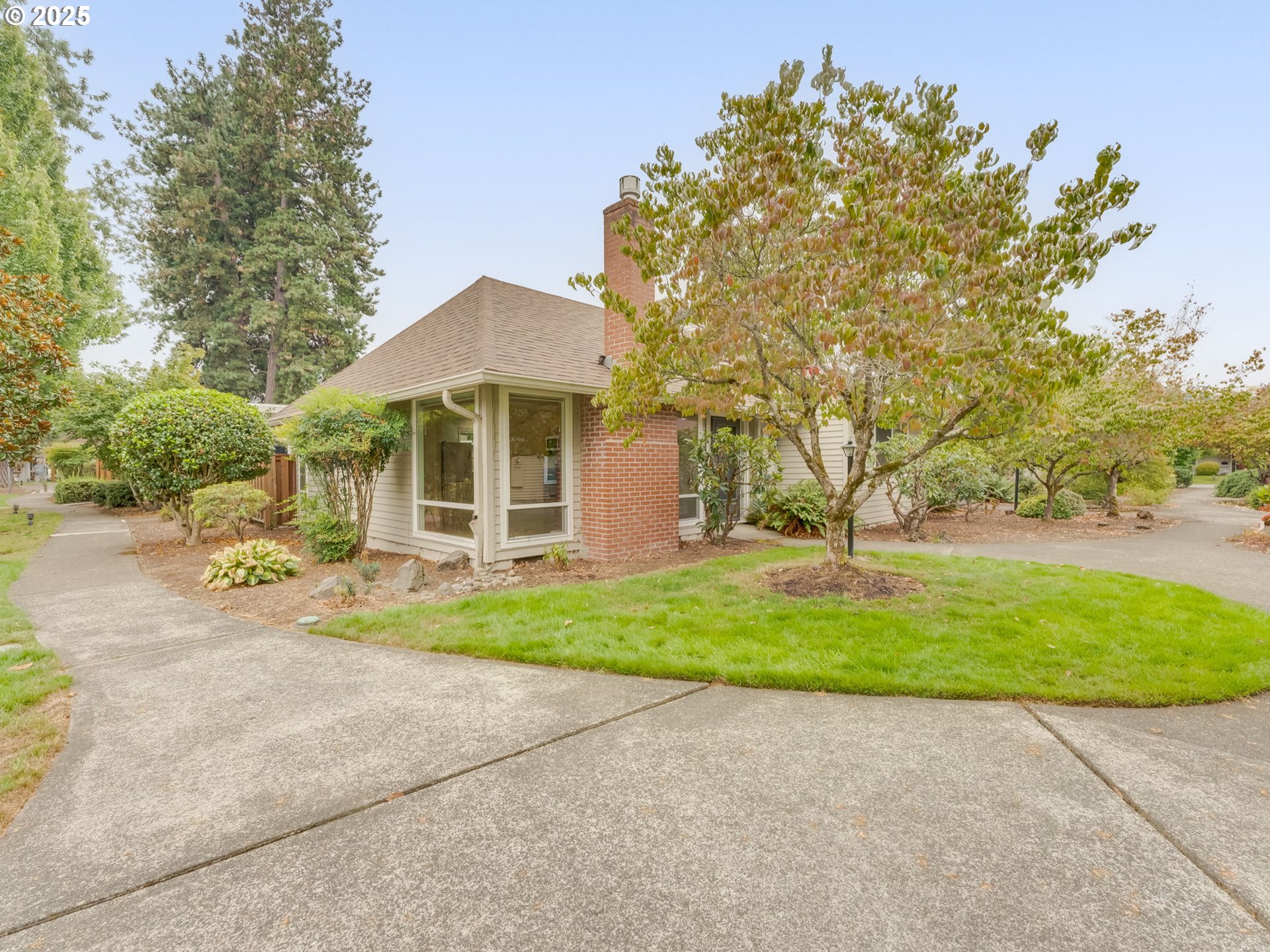 5040 Southwest Normandy Place Beaverton, OR 97005 - Photo 5 of 47 Gallery Image 5