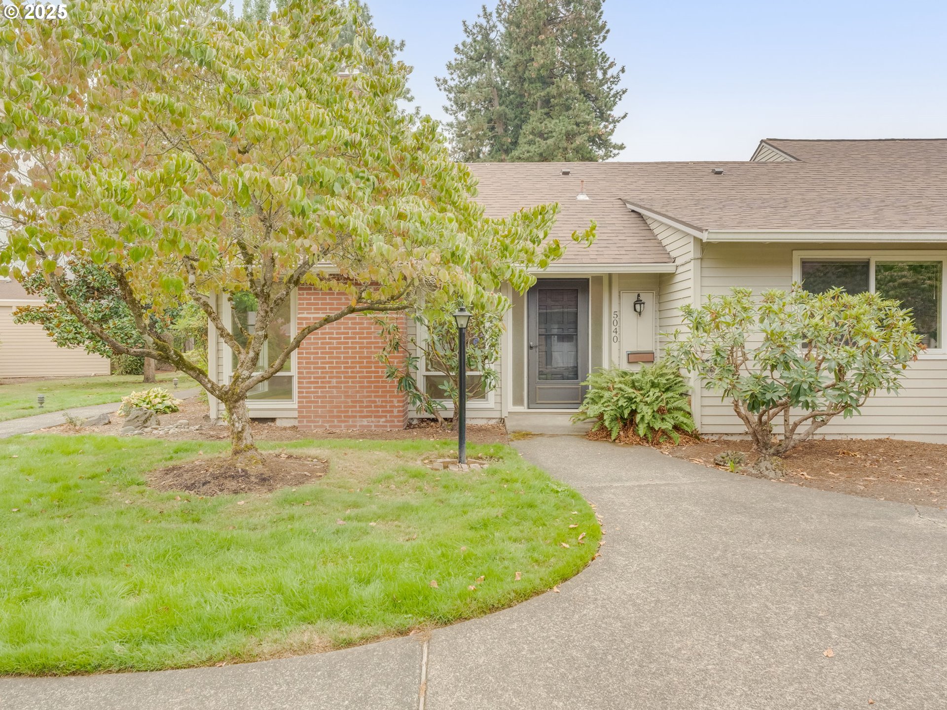 5040 Southwest Normandy Place Beaverton, OR 97005 - Photo 6 of 47 Gallery Image 6