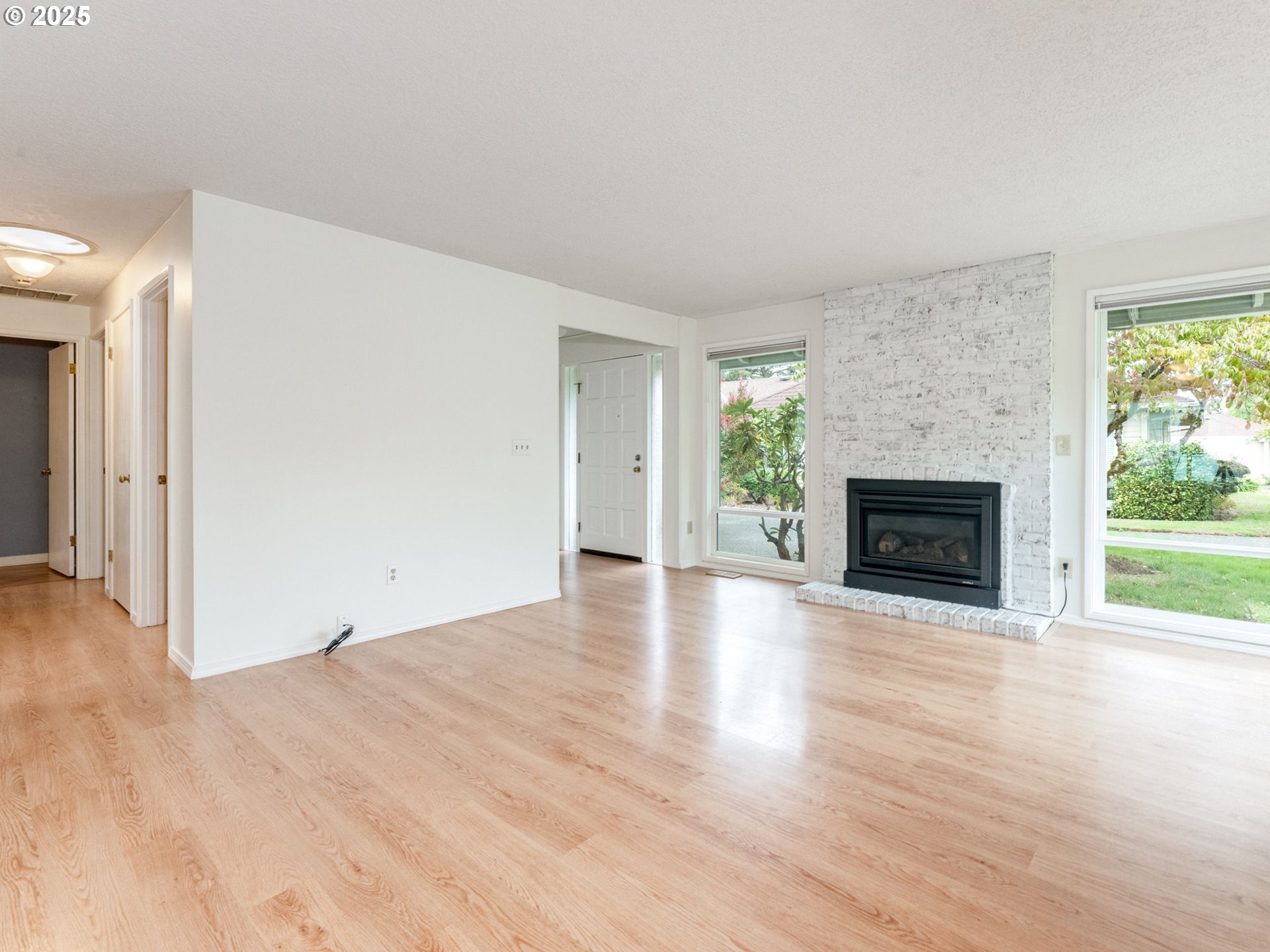 5040 Southwest Normandy Place Beaverton, OR 97005 - Photo 9 of 47 Gallery Image 9