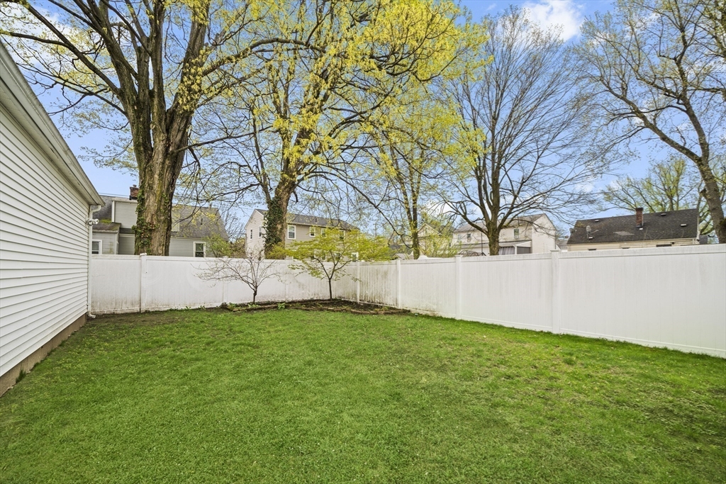 75 Garland Street Springfield, MA 01118 - Photo 27 of 40 Gallery Image 27