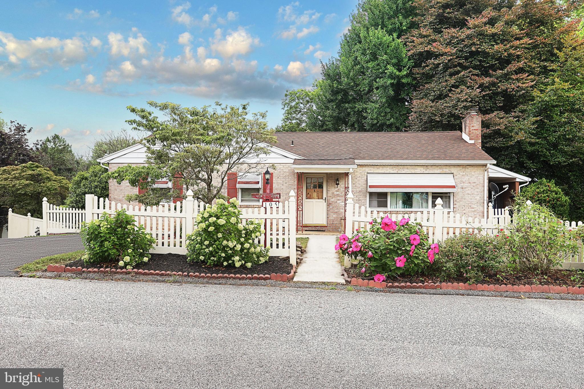 105 Clover Hill Road Dallastown, PA 17313 - Photo 3 of 44 Gallery Image 3