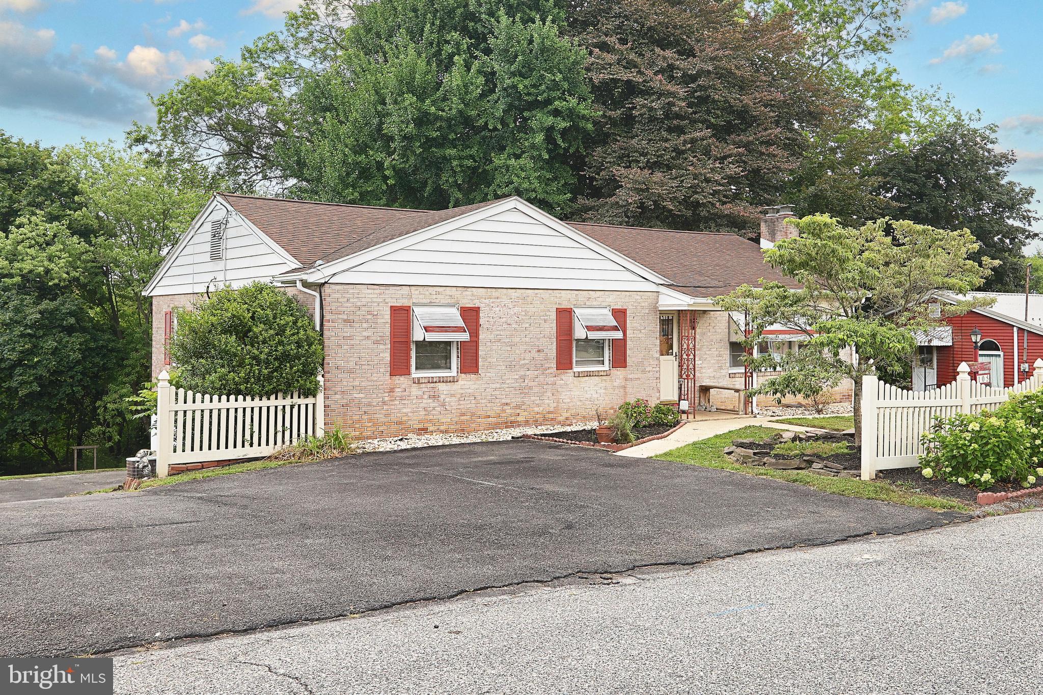 105 Clover Hill Road Dallastown, PA 17313 - Photo 6 of 44 Gallery Image 6