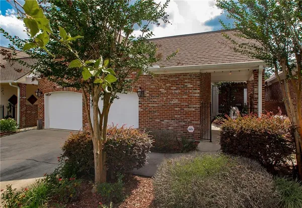 $319,000 | 23783 Monarch Point, Springfield, LA 70462