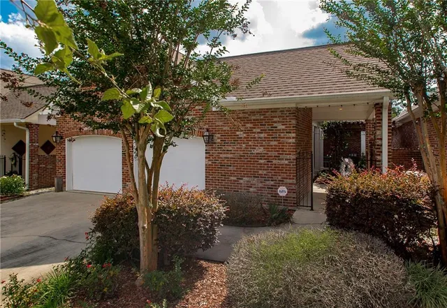 $319,000 | 23783 Monarch Point, Springfield, LA 70462