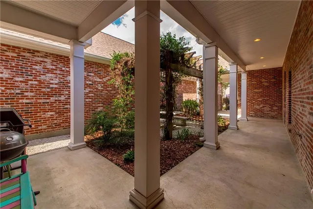 $319,000 | 23783 Monarch Point, Springfield, LA 70462