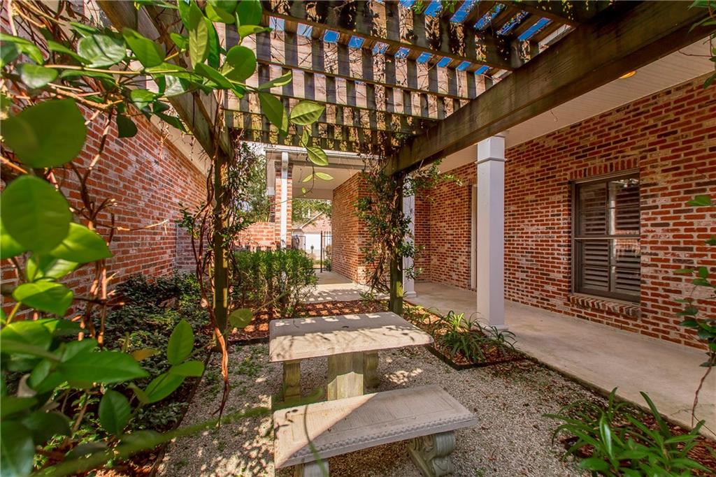 23783 Monarch Point Springfield, LA 70462 - Photo 4 of 35