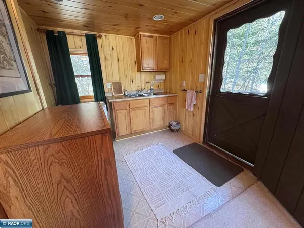 $779,000 | 8519 Peterson Road, Cook, MN 55723