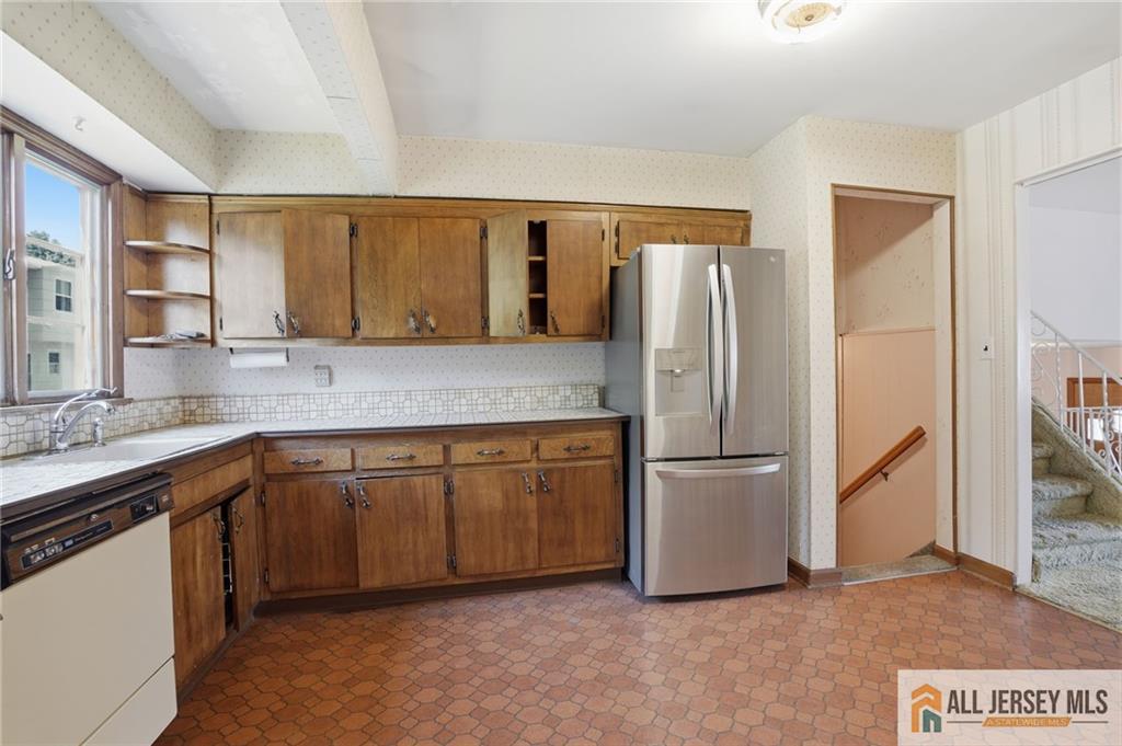 11 Reo Court Colonia, NJ 07067 - Photo 11 of 33