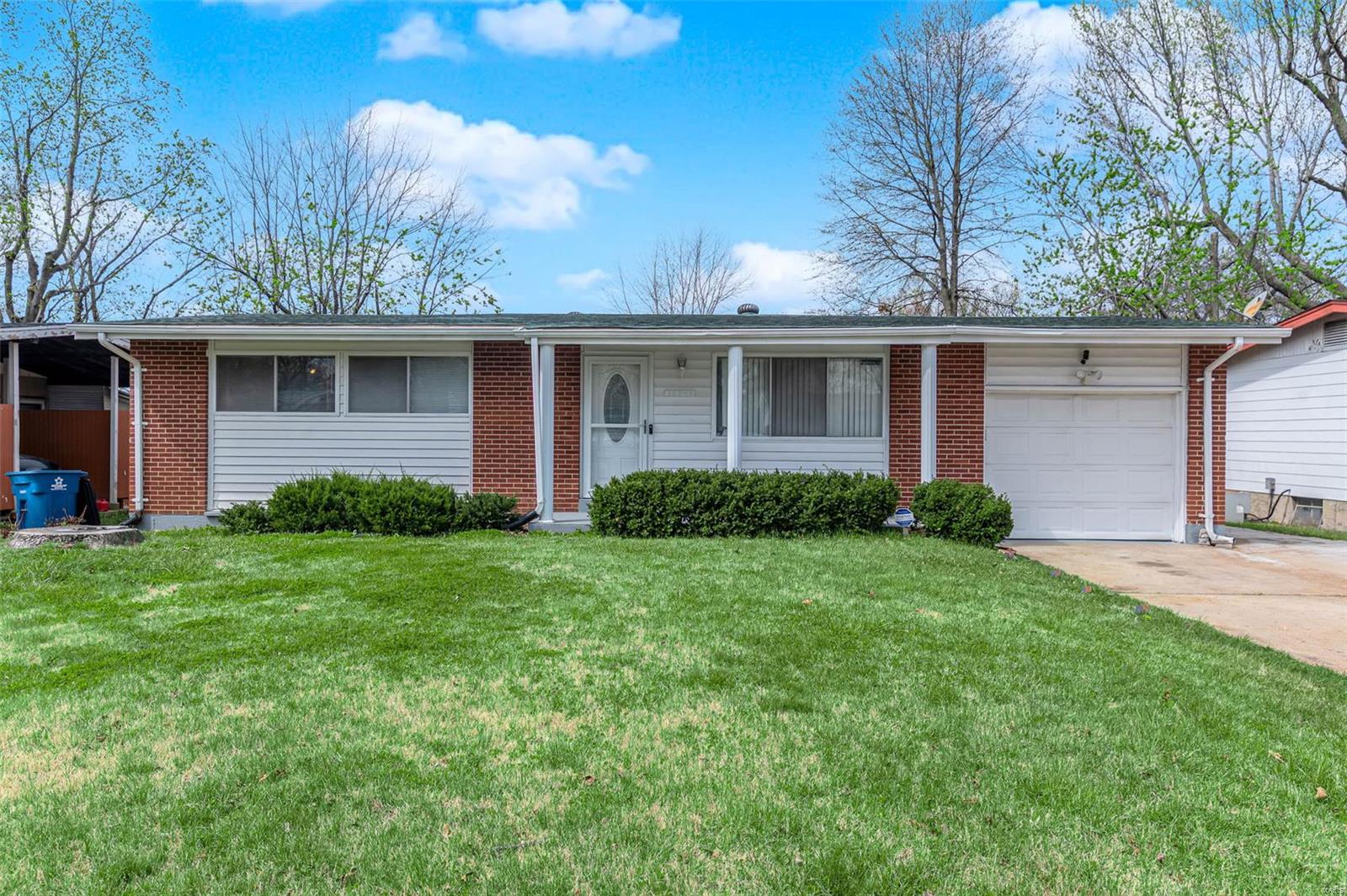 10341 Pearson Drive St. Louis, MO 63136 - Photo 1 of 27