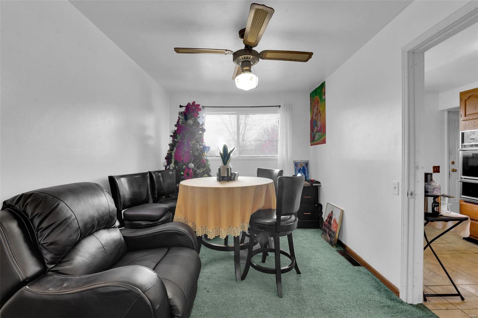 10341 Pearson Drive St. Louis, MO 63136 - Photo 4 of 27