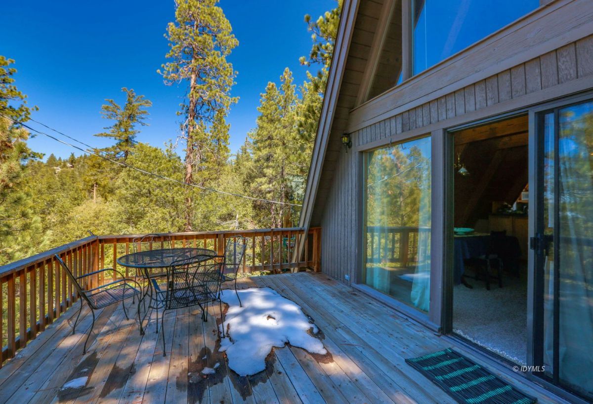 24636 Logan Creek Road Idyllwild, CA 92549 - Photo 27 of 29 Easy access from Living room