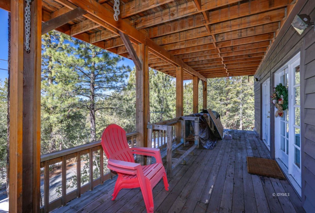 24636 Logan Creek Road Idyllwild, CA 92549 - Photo 5 of 29 Large lower deck