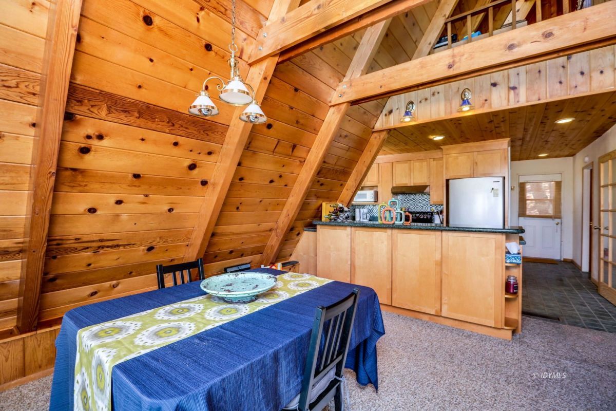 24636 Logan Creek Road Idyllwild, CA 92549 - Photo 10 of 29 Dining room open to the kitchen