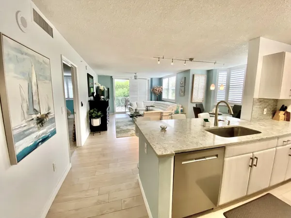 $3,900 | 3594 South Ocean Boulevard, Unit 207, Highland Beach, FL 33487
