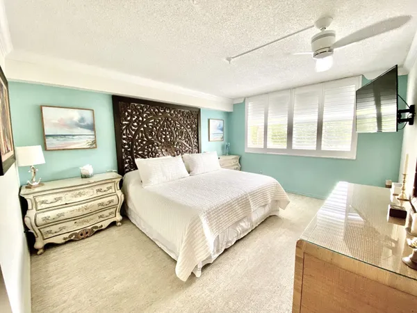 $3,900 | 3594 South Ocean Boulevard, Unit 207, Highland Beach, FL 33487