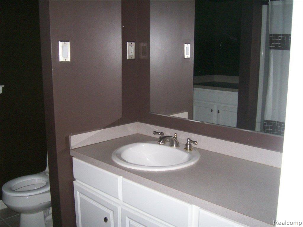 1140 Concord Road Rochester, MI 48309 - Photo 6 of 15 1140 concord 004