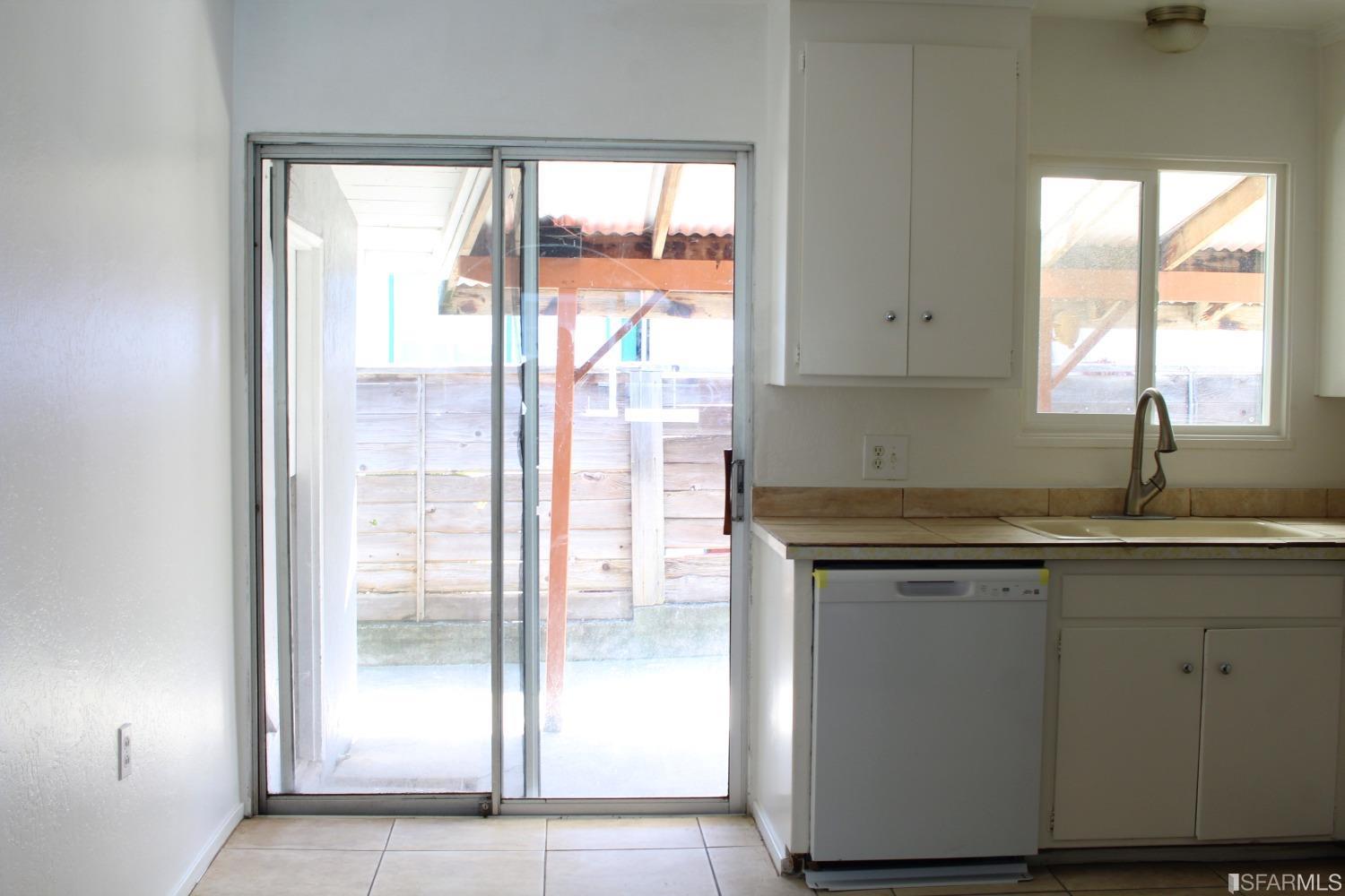 825 East Meadow Avenue Pinole, CA 94564 - Photo 15 of 40