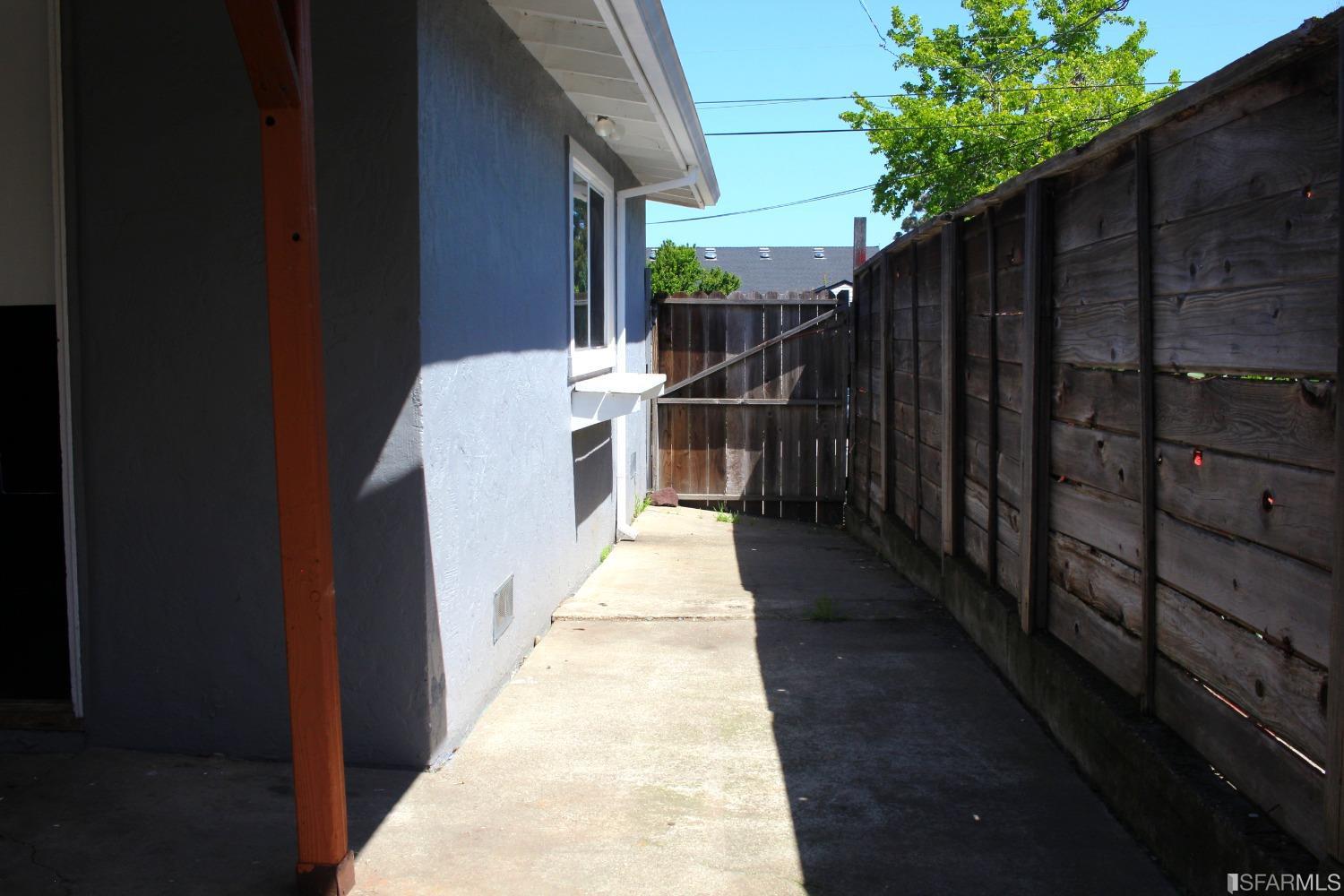 825 East Meadow Avenue Pinole, CA 94564 - Photo 30 of 40