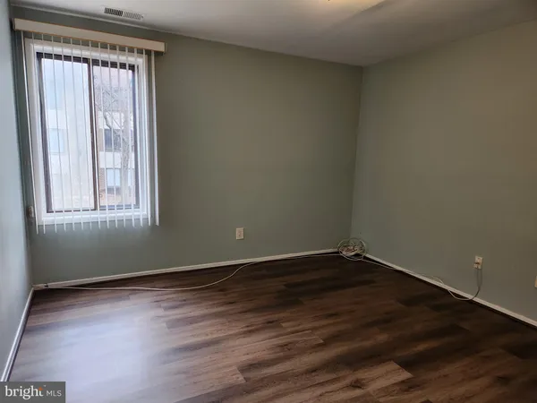 a close up view of washer and dryer