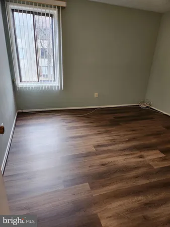 $289,000 | 521 Florida Avenue, Unit 102, Herndon, VA 20170