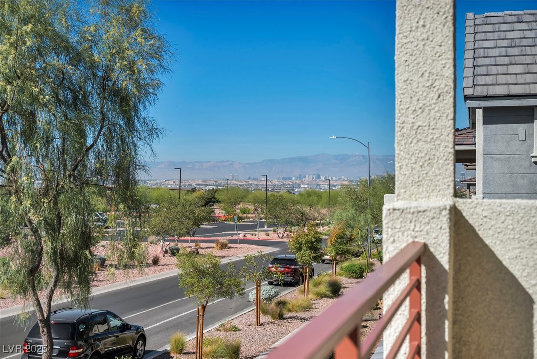 1012 East Sunset Road Henderson, NV 89011 - Photo 21 of 77 Balcony with a mountain view
