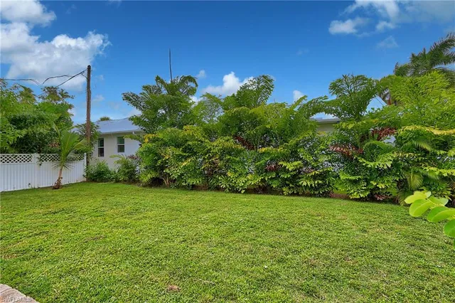 $8,000 | 714 11th Street North, Naples, FL 34102