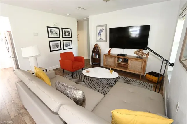 $8,000 | 714 11th Street North, Naples, FL 34102