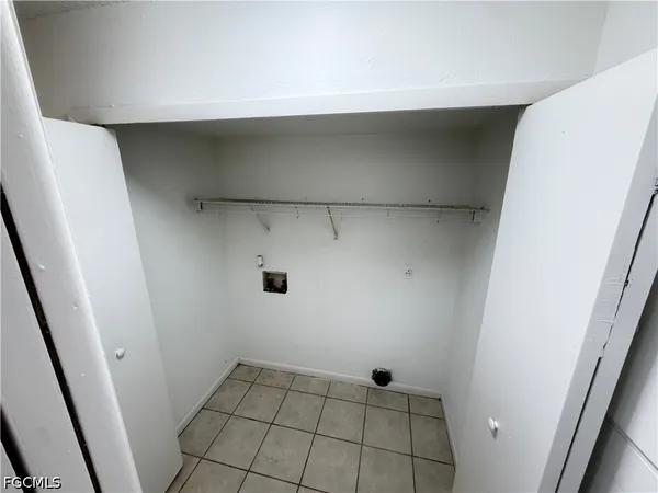 $499,900 | 7374-7376 Albany Road, Fort Myers, FL 33967