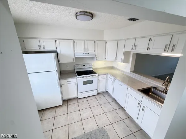 $499,900 | 7374-7376 Albany Road, Fort Myers, FL 33967